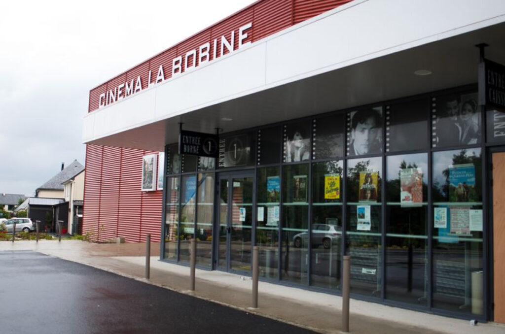 Hermit Alu Entreprise De Menuiserie Aluminium A Rennes Cinema01